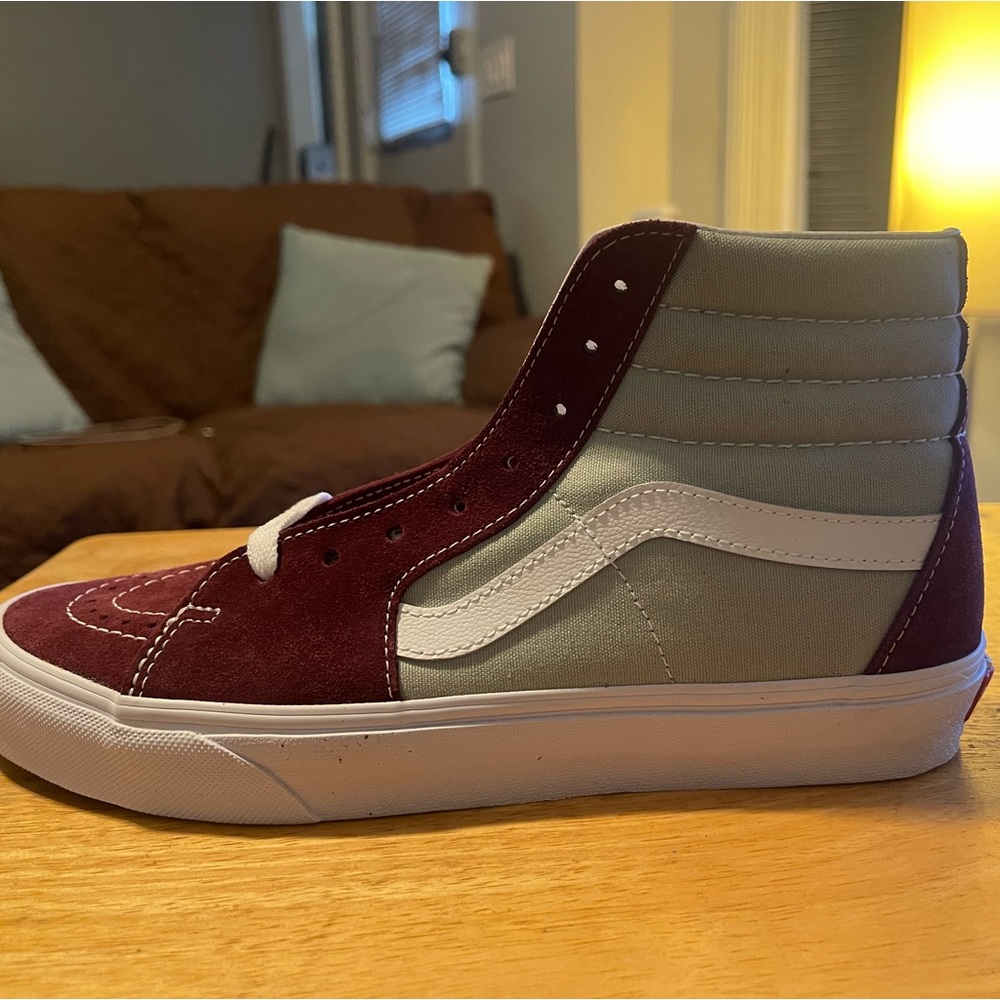 🥑Vans Sk8-Hi Burgundy and Grey Women’s Size 9.5